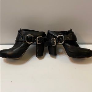 Vera wang vintage chunky leather clogs